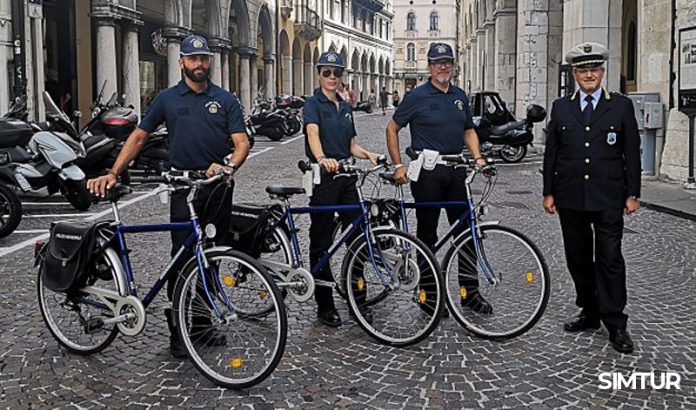 Padova - polizia in bicicletta Padova - polizia in bicicletta
